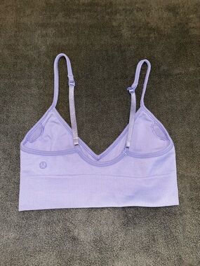 EUC Lululemon Align Sweetheart Bra in a lavender purple color. Size 4